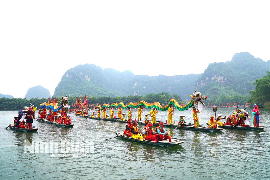 Thousands of people flock to Trang An Festival 2023