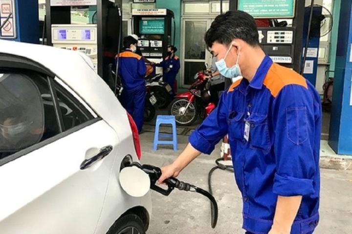 Giá xăng tăng 516 đồng/lít từ 15 giờ chiều nay