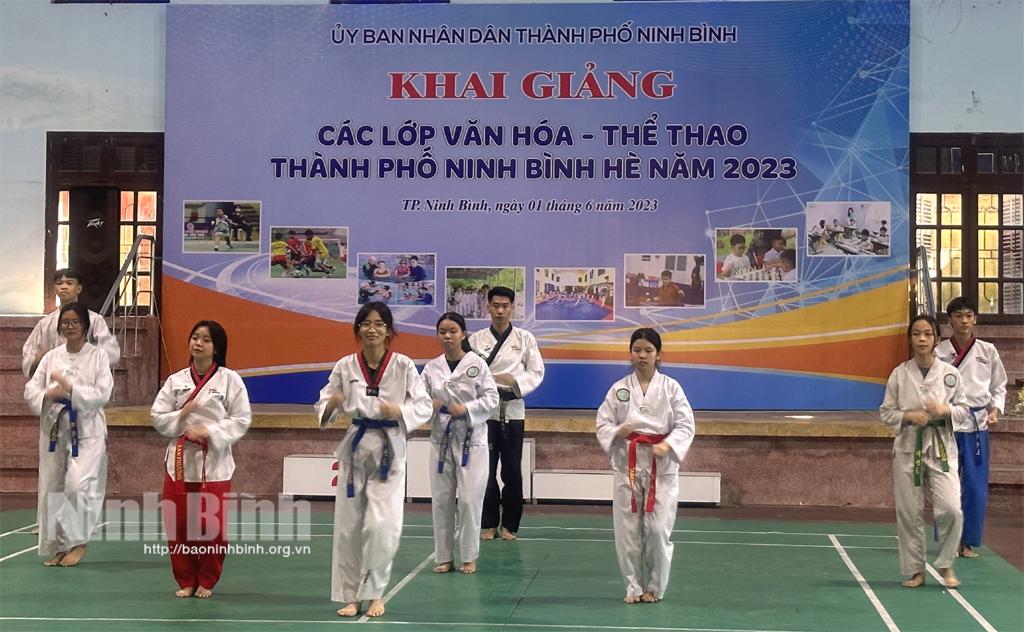 Thành phố Ninh Bình khai giảng các lớp văn hóa-thể thao hè 2023