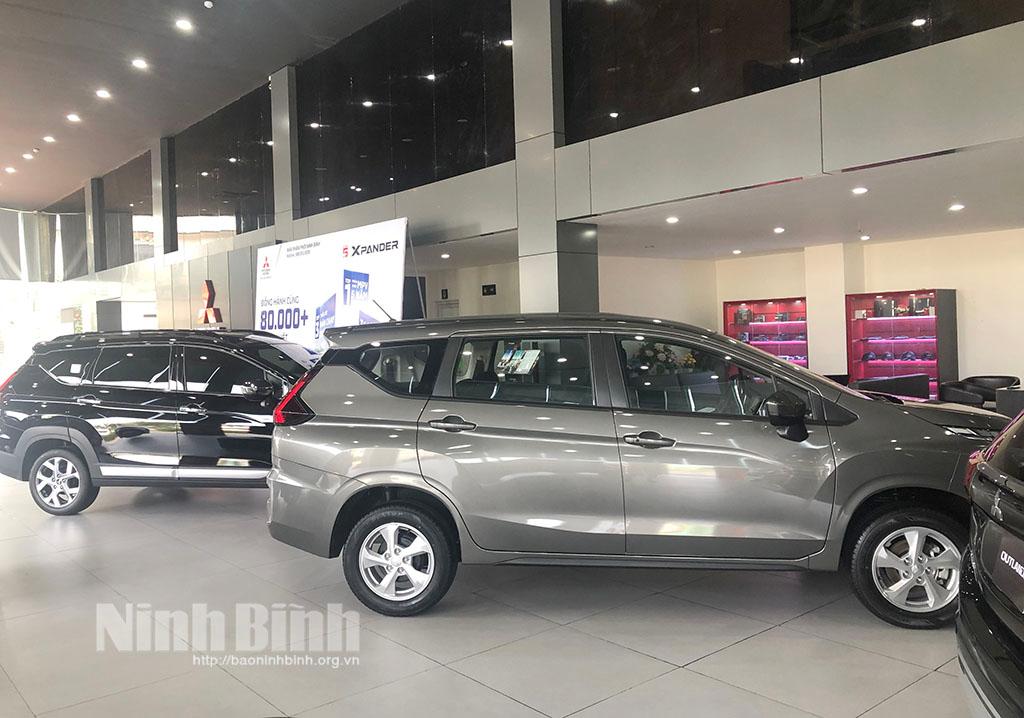 Kích cầu tiêu dùng, đại lý ô tô tung khuyến mại khủng