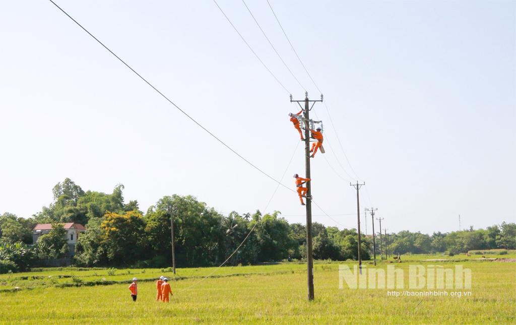 Ninh Bình nỗ lực cao nhất để đảm bảo cung ứng điện