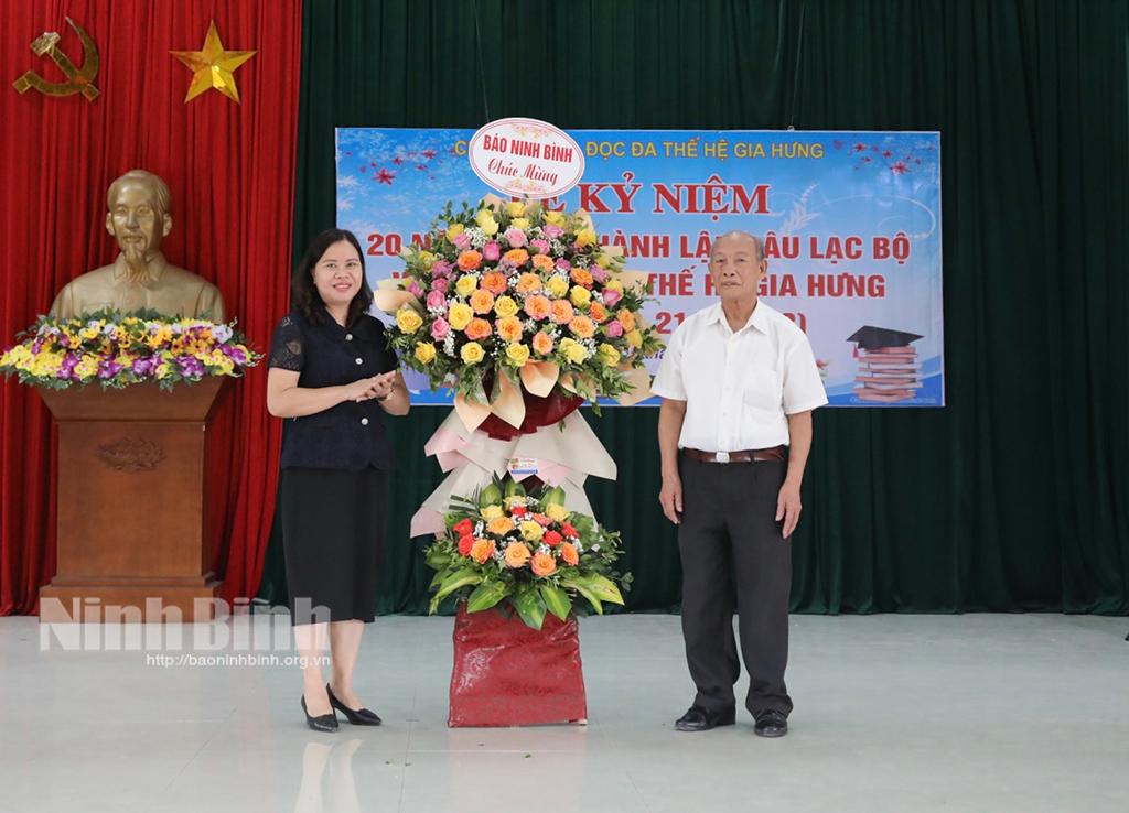 Câu lạc bộ Văn hóa đọc đa thế hệ Gia Hưng kỷ niệm 20 năm ngày thành lập