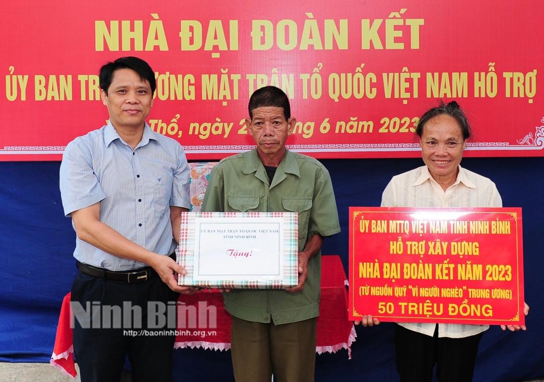 Khánh thành nhà Đại đoàn kết cho hộ có hoàn cảnh khó khăn tại huyện Nho Quan