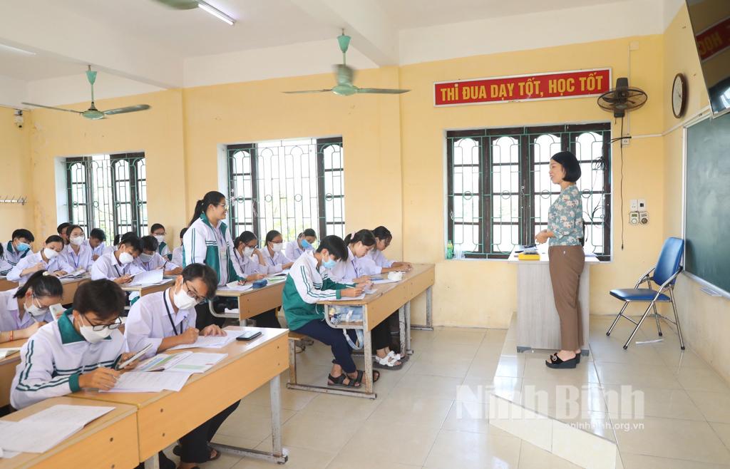 Phát huy hiệu quả phong trào thi đua "Giỏi việc trường - đảm việc nhà"