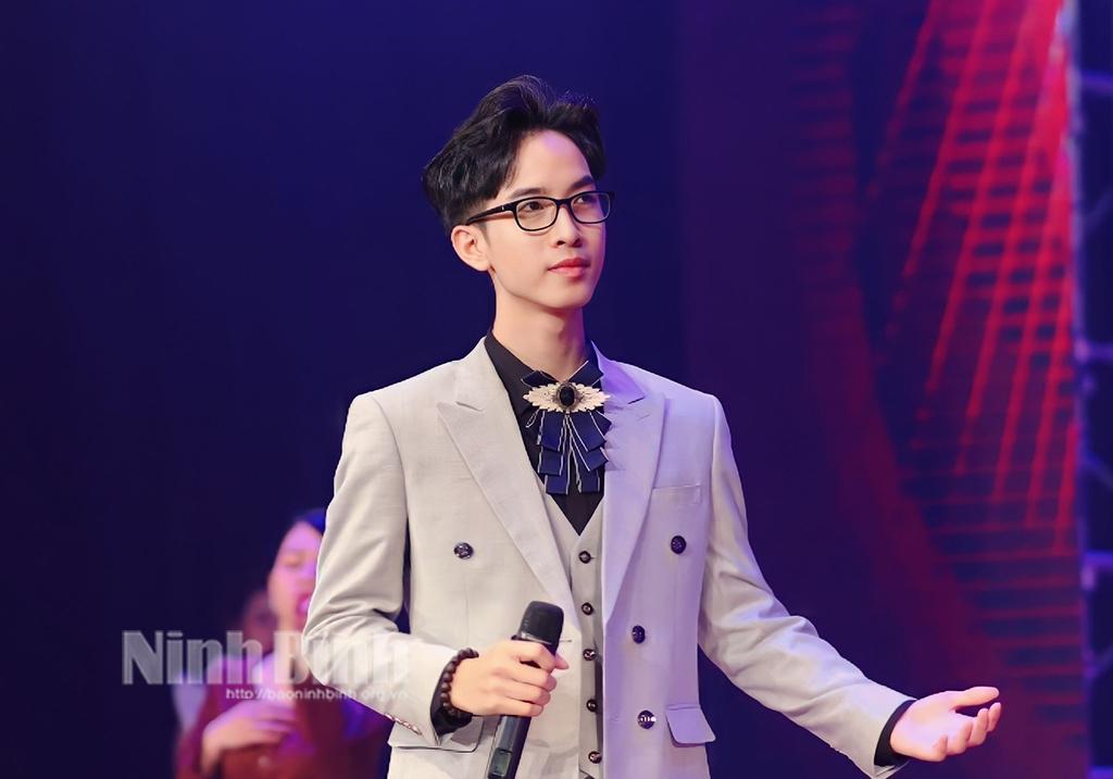 Bùi Kiều Chính Tuấn và khao khát đưa dòng nhạc cách mạng đến gần hơn với khán giả trẻ