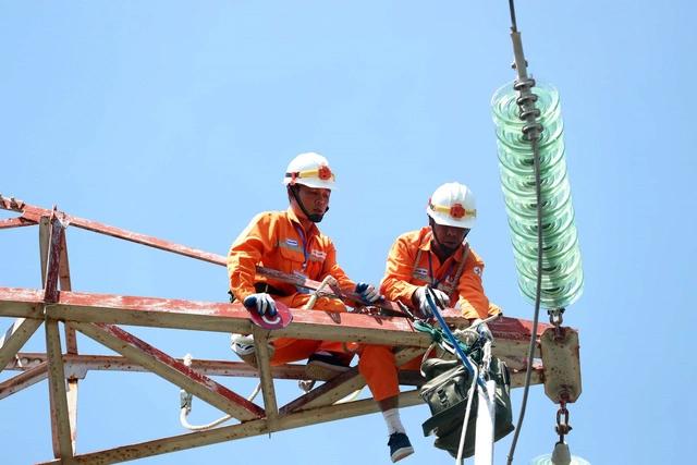 Thủ tướng yêu cầu cung ứng đủ điện cho sản xuất, tiêu dùng của nhân dân