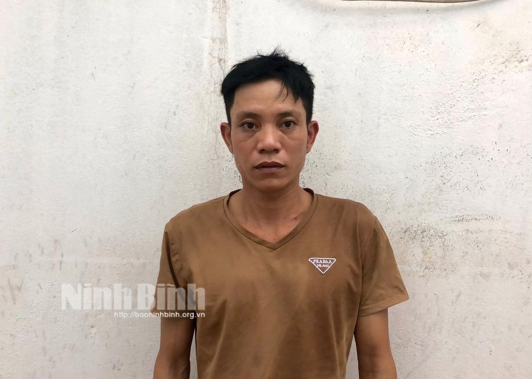 Mâu thuẫn tình cảm, người đàn ông phóng hỏa đốt nhà khiến 1 người bị thương