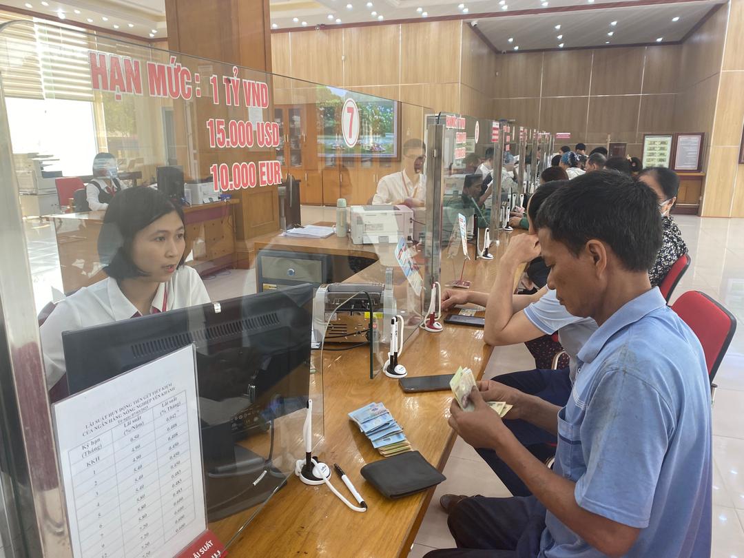 Các ngân hàng, tổ chức tín dụng giảm lãi suất cho vay, hỗ trợ vốn cho nền kinh tế