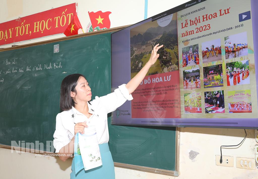 Cô giáo dạy Lịch sử giành giải nhất về viết sách điện tử