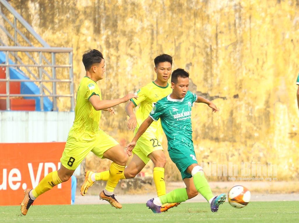 Giải bóng đá hạng nhất Quốc gia 2023: CLB Hòa Bình cầm hòa đội chủ nhà Phù Đổng