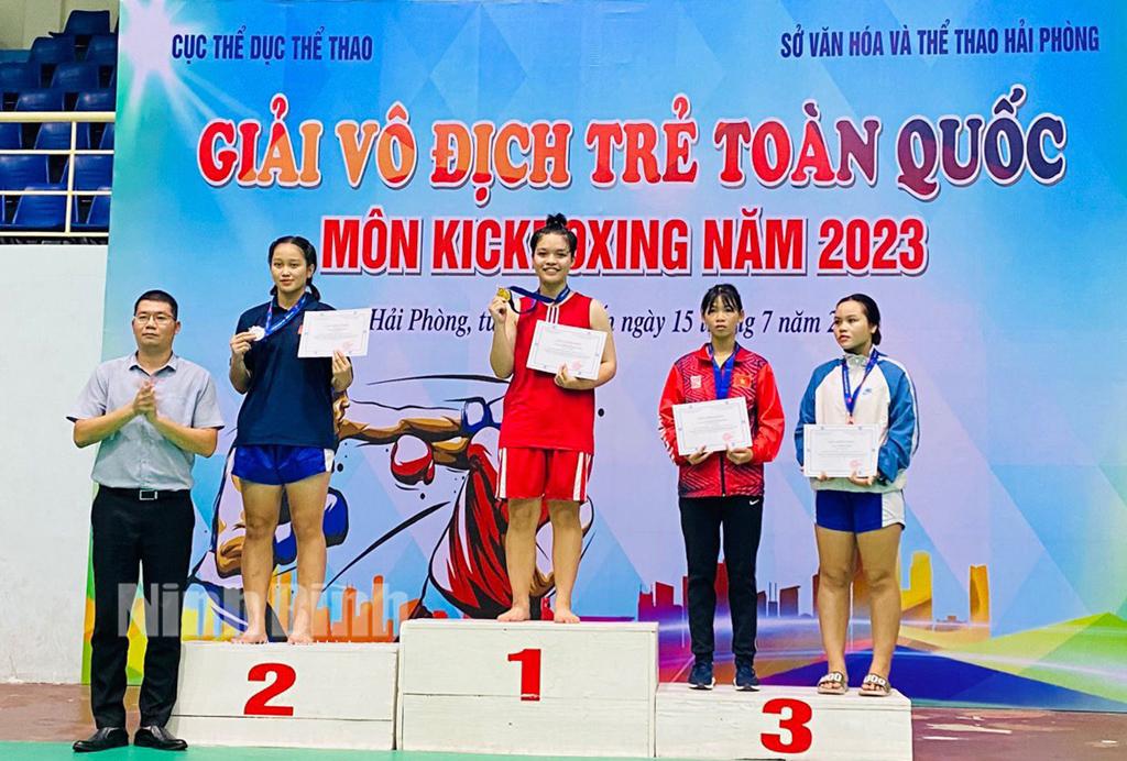 Các võ sỹ Ninh Bình giành 3 huy chương tại Giải vô địch trẻ toàn quốc môn Kickboxing năm 2023