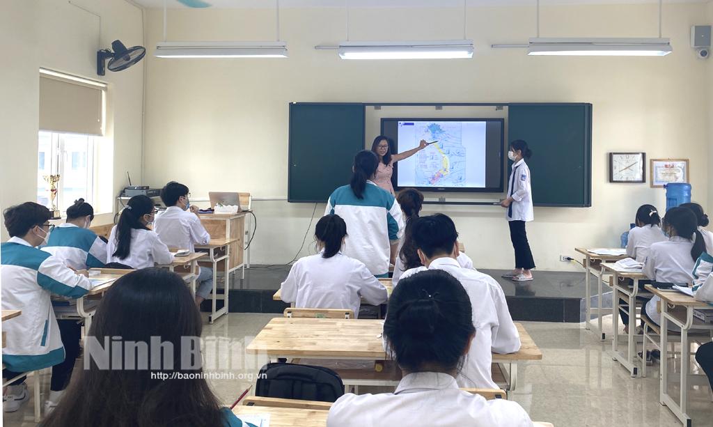 Trường THPT chuyên Lương Văn Tụy: Phát huy vai trò của người thầy trong thời đại công nghệ số