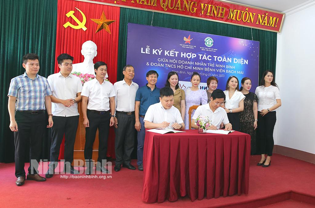 Ký kết hợp tác giữa Hội Doanh nhân trẻ Ninh Bình và Đoàn thanh niên Bệnh viện Bạch Mai