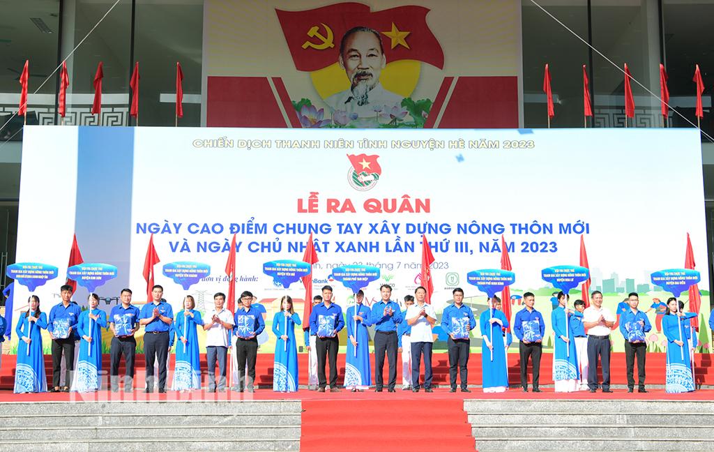 Ra quân Ngày cao điểm Tình nguyện chung tay xây dựng nông thôn mới và Ngày Chủ nhật xanh