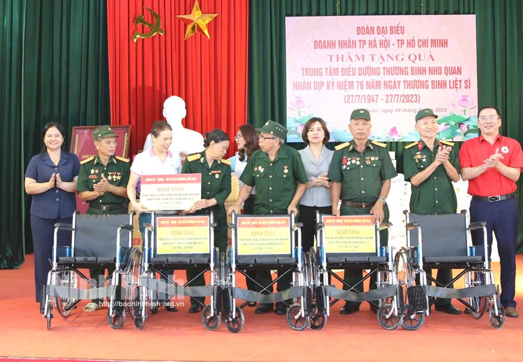 Thăm, tặng quà nhân kỷ niệm Ngày Thương binh, liệt sỹ