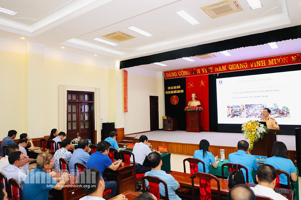 Tuyên truyền về an toàn giao thông cho lái xe