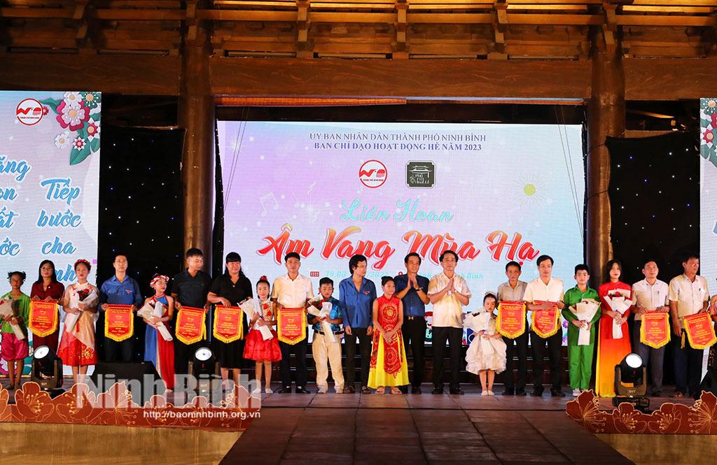 Liên hoan Âm vang mùa hạ và đội tuyên truyền măng non hè 2023