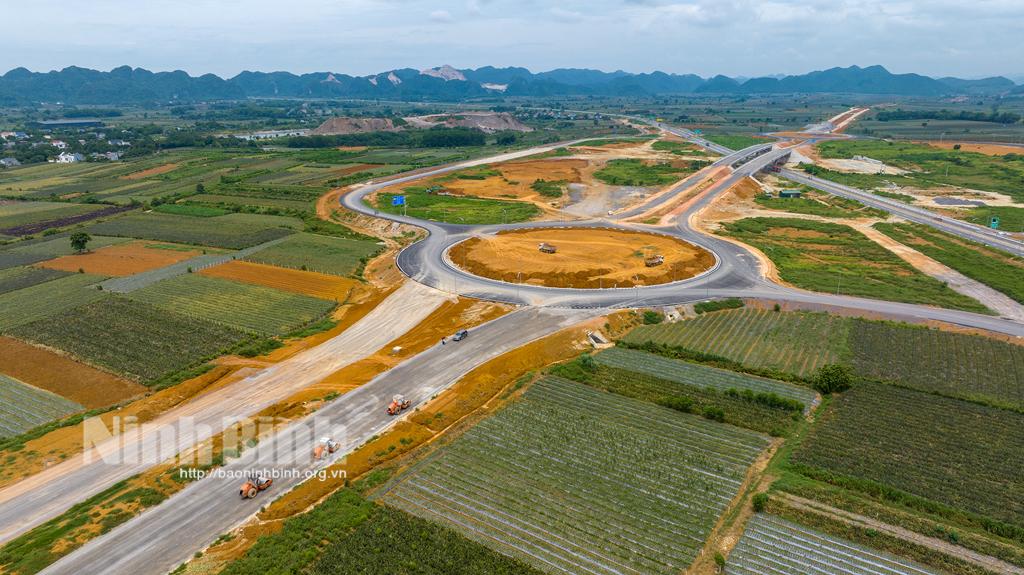 Dự án xây dựng tuyến đường Đông- Tây: Phấn đấu thông xe kỹ thuật trong năm 2023