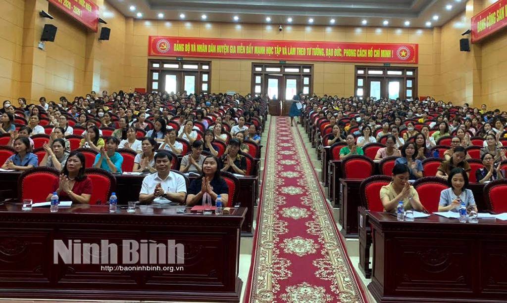 Bồi dưỡng nâng cao năng lực chuyên môn cho cán bộ quản lý và giáo viên mầm non