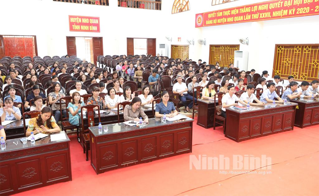 Nho Quan bồi dưỡng lý luận chính trị cho cán bộ, giáo viên