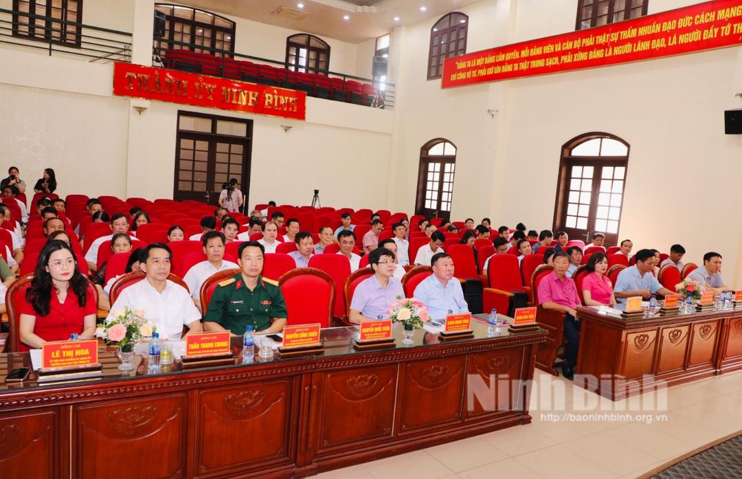 Thành phố Ninh Bình: Sơ kết phong trào thi đua và biểu dương mô hình, điển hình "Dân vận khéo" giai đoạn 2021-2023
