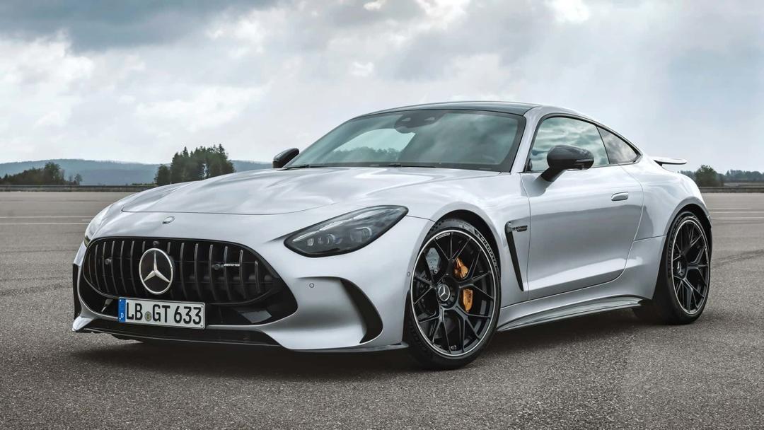 Mercedes-AMG GT 2024 ra mắt, cạnh tranh Porsche 911