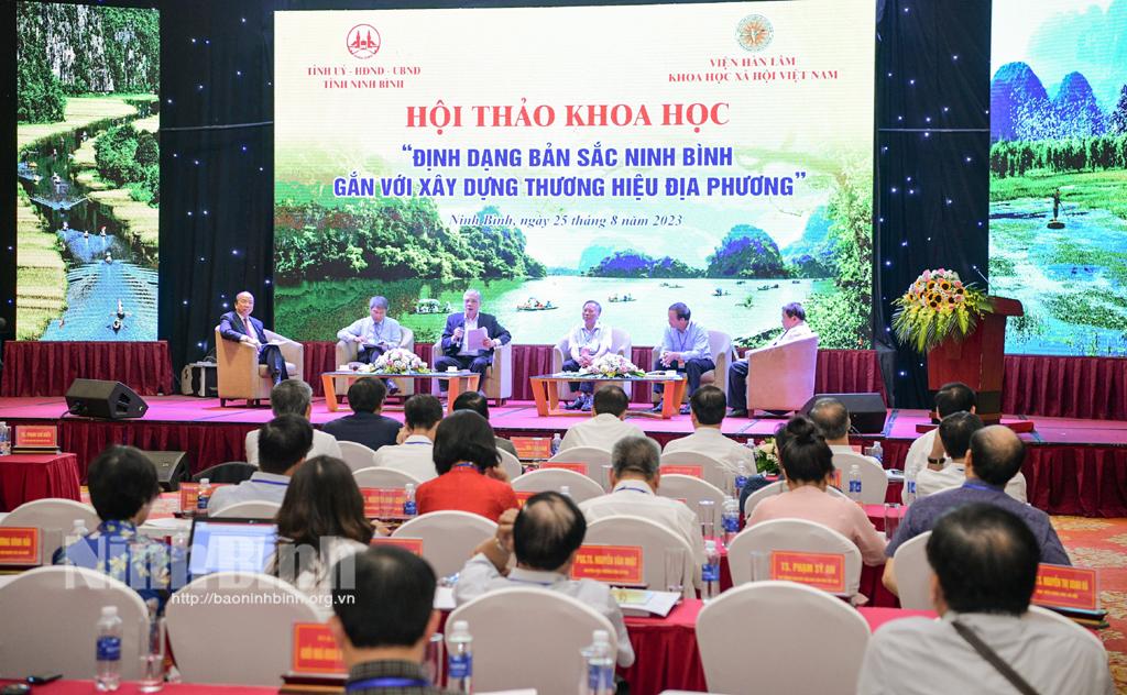 Hội thảo Khoa học "Định dạng bản sắc Ninh Bình gắn với xây dựng thương hiệu địa phương": Phiên thứ hai phần báo cáo bổ sung