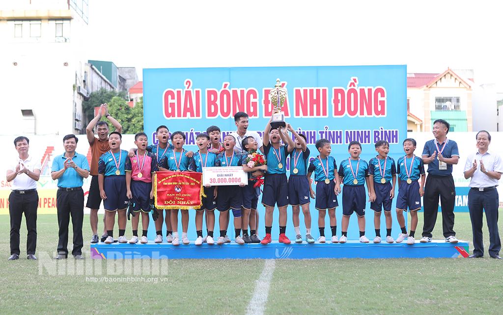 Chung kết và trao thưởng Giải bóng đá nhi đồng Cúp PT-TH tỉnh Ninh Bình năm 2023