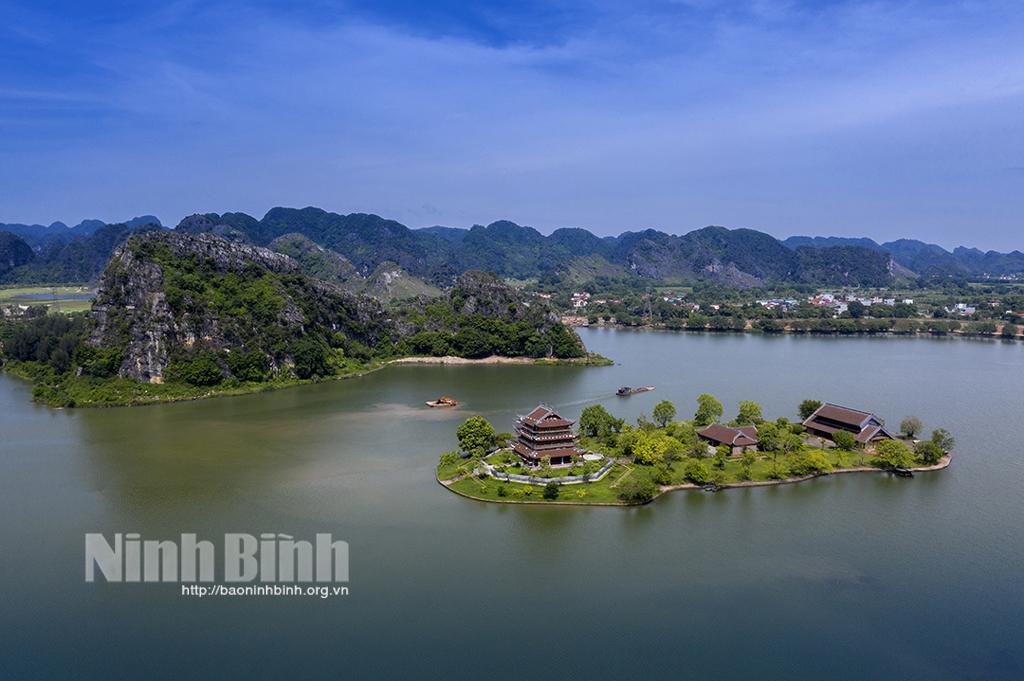 Vẻ đẹp Ninh Bình dưới cánh bay flycam