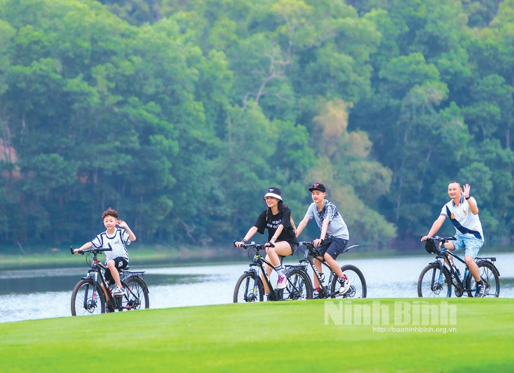 Du lịch nghỉ dưỡng "hút" khách dịp nghỉ lễ Quốc khánh 2/9