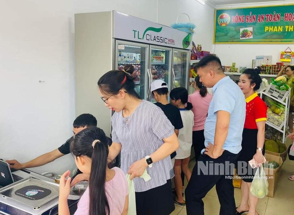 Thực phẩm phong phú, đáp ứng nhu cầu nghỉ lễ của người dân