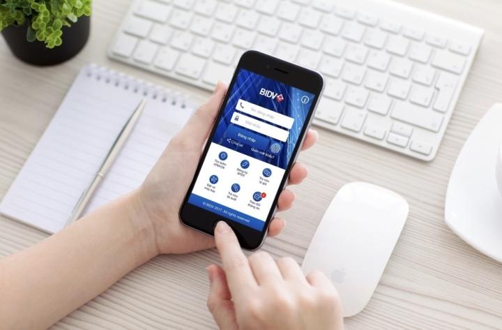 Chuyển tiền online từ 500 triệu đồng trở lên bắt buộc phải báo cáo