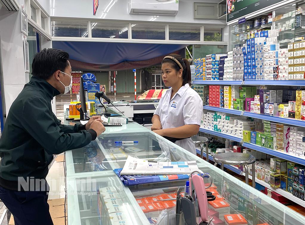 Một số loại thuốc chữa đau mắt đỏ cháy hàng