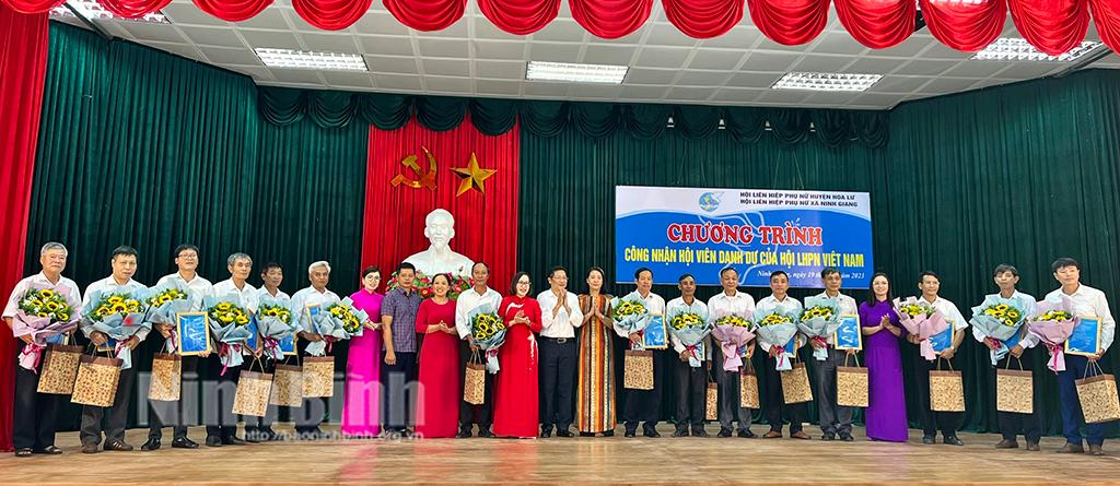 Công nhận 16 nam giới là hội viên danh dự Hội Liên hiệp Phụ nữ Việt Nam