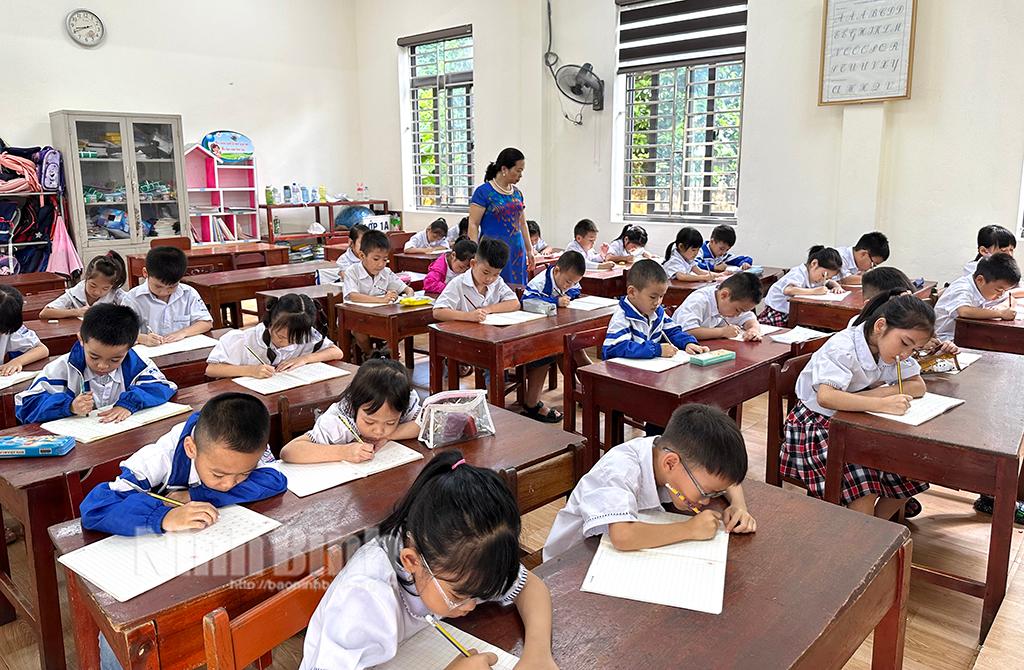 Gia tăng dịch đau mắt đỏ trong các trường học