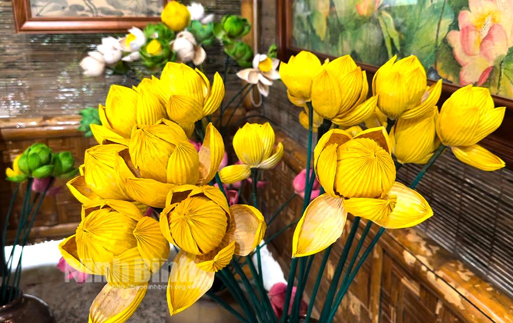 Sáng tạo các sản phẩm mang đậm văn hóa Việt từ những chiếc đài sen