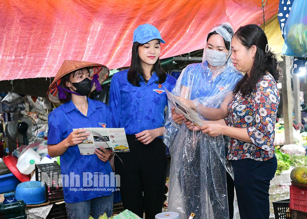 Chung tay quản lý, bảo vệ môi trường