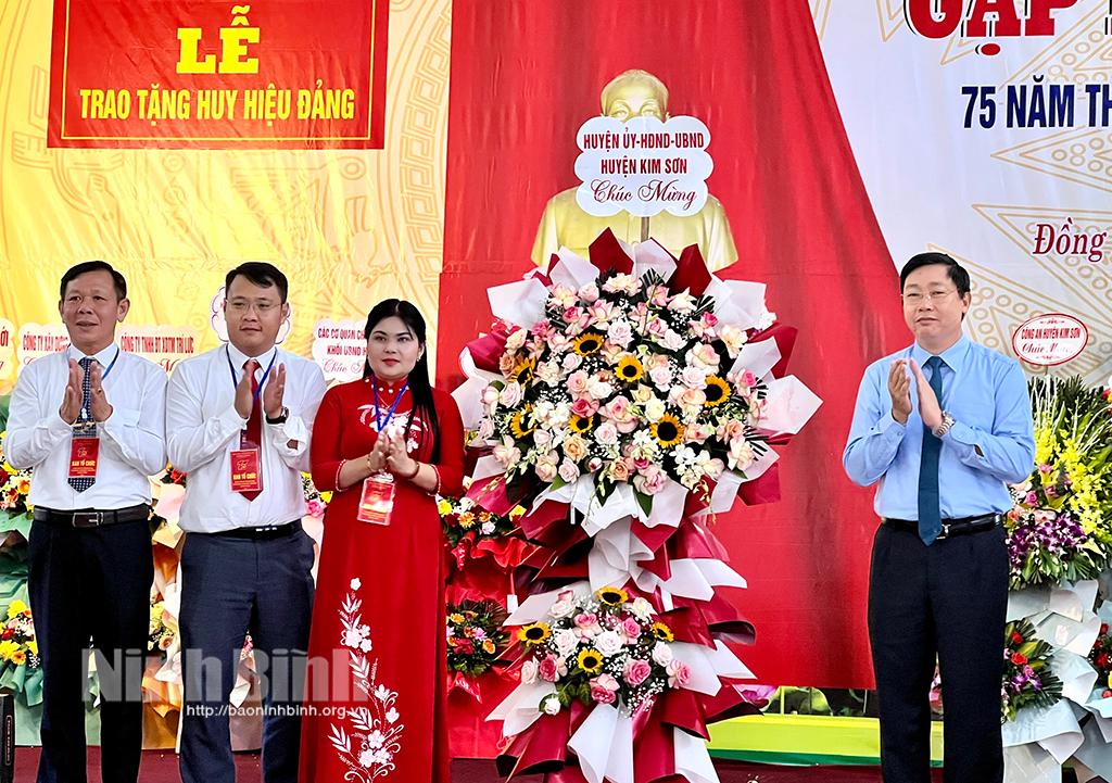 Gặp mặt kỷ niệm 75 năm Ngày thành lập Đảng bộ xã Đồng Hướng