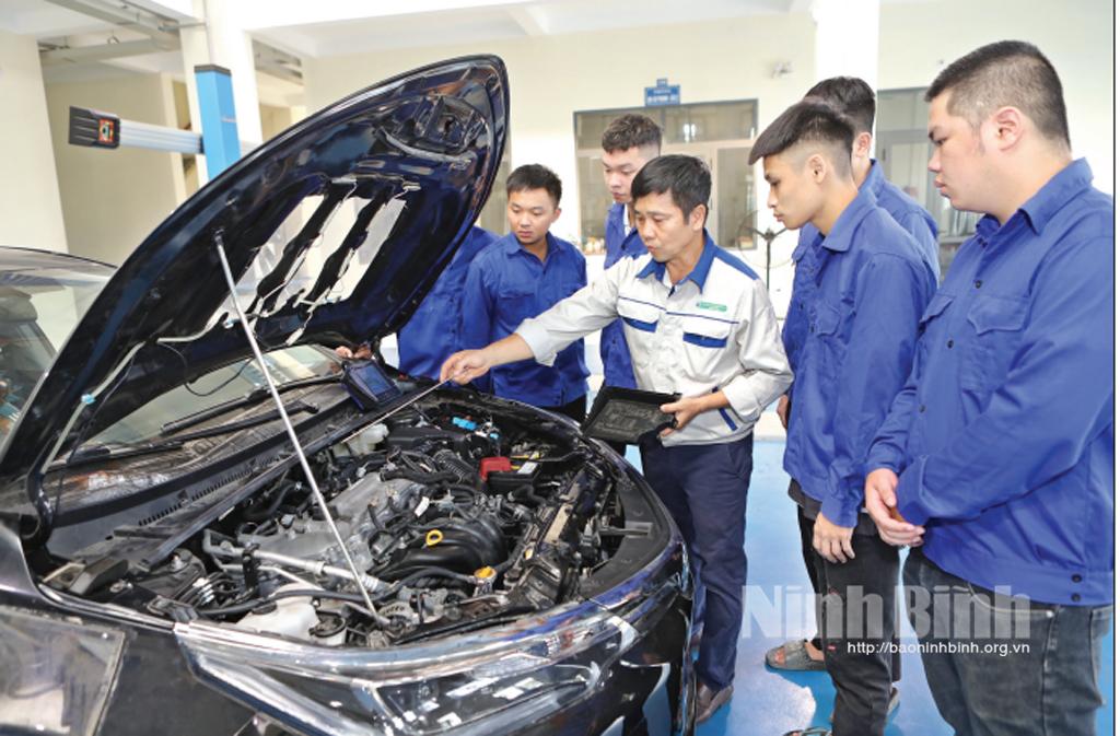 Công nghệ ô tô - Nghề học "hút" học viên