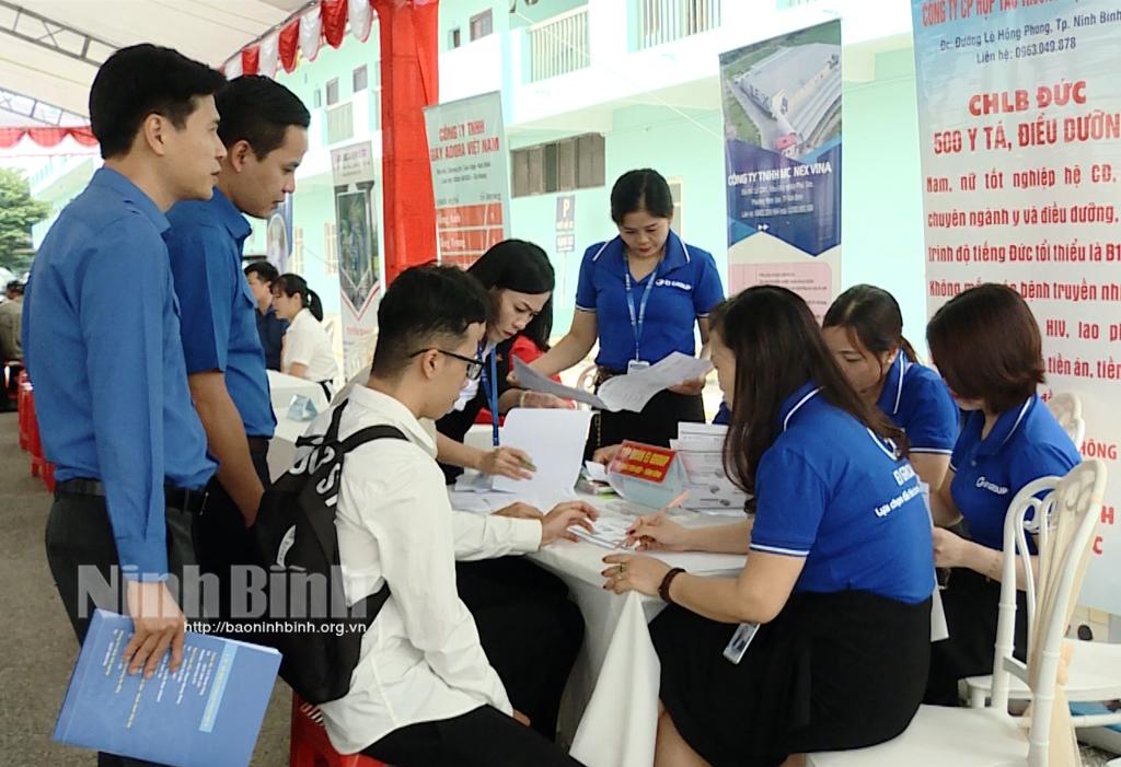 Thị trường lao động: "Rộng cửa" cho học sinh, sinh viên trường nghề