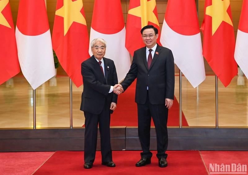 Top legislator holds talks with President of Japanese House of Councillors