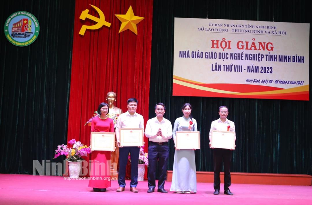 29 nhà giáo được trao giải tại Hội giảng Nhà giáo giáo dục nghề nghiệp lần thứ VIII năm 2023