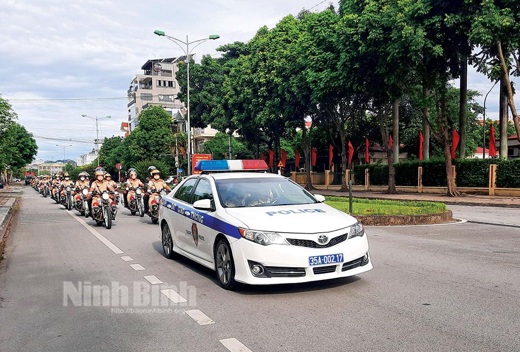 Cần có những giải pháp kiên trì, liên tục và quyết liệt hơn để đảm bảo trật tự an toàn giao thông