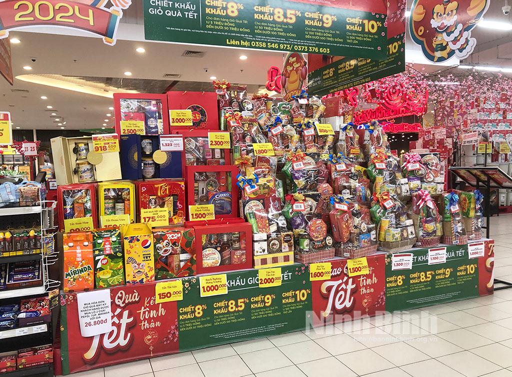 Giỏ quà Tết lên kệ sớm, khách hàng vẫn đủng đỉnh