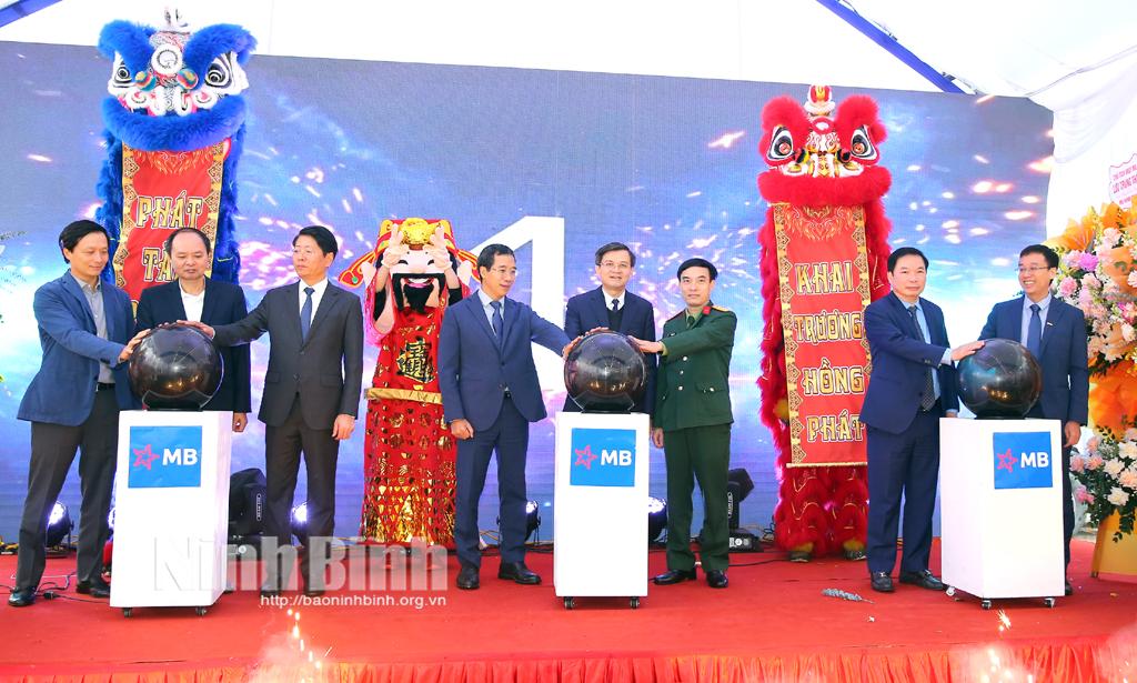 Ngân hàng Thương mại cổ phần Quân đội - chi nhánh Ninh Bình khai trương trụ sở mới