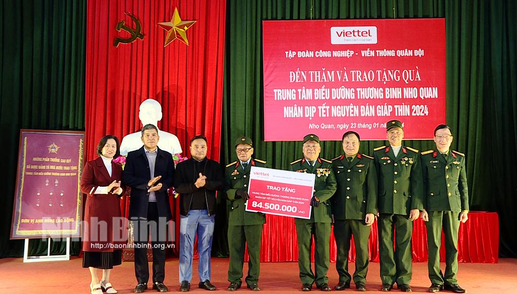 Viettel Chi nhánh Ninh Bình tặng quà Tết tại Trung tâm Điều dưỡng thương binh Nho Quan