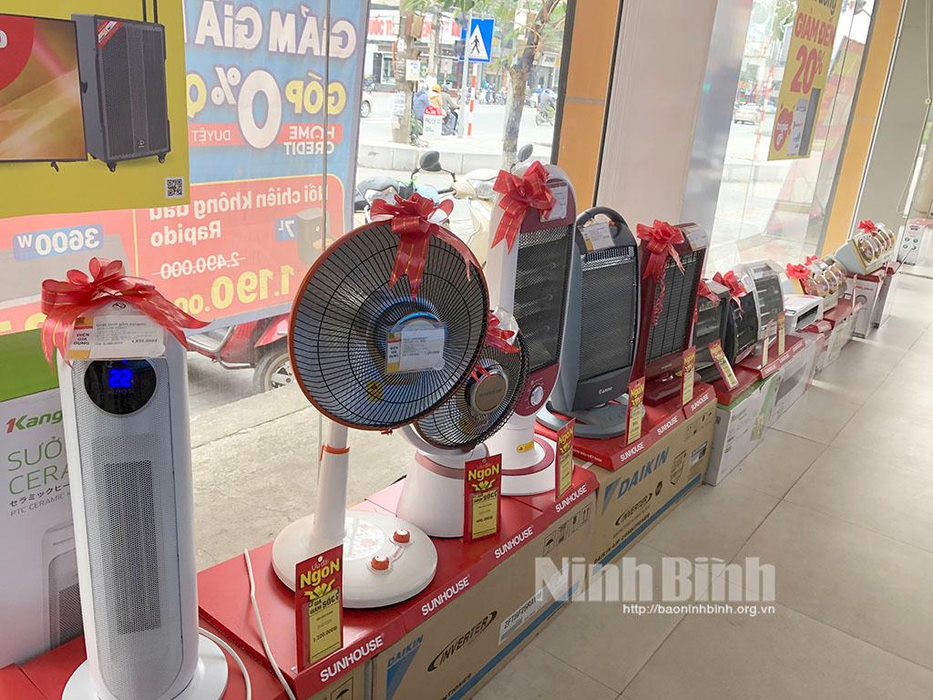 Thời tiết rét đậm, thị trường thiết bị sưởi ấm hút khách