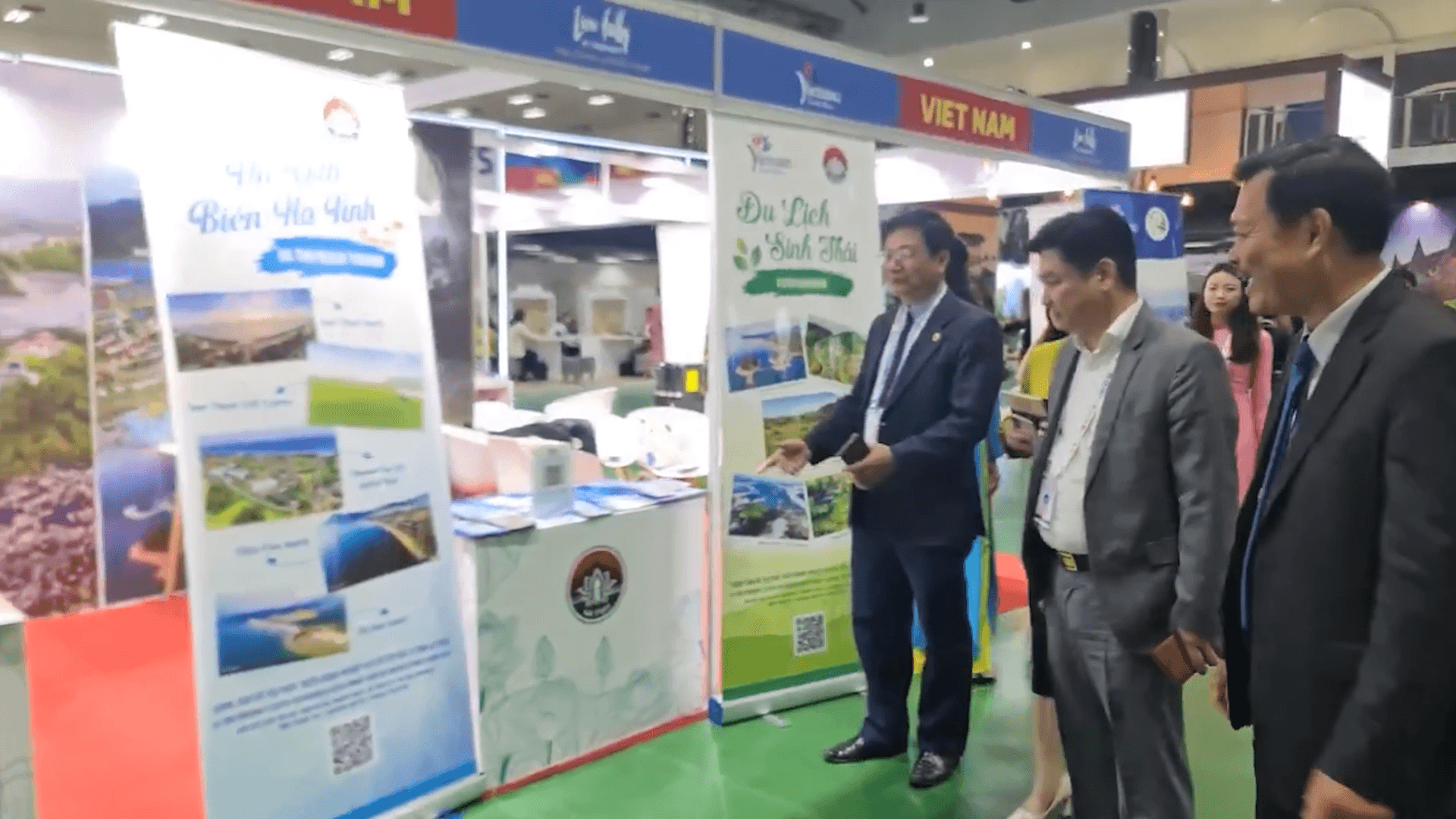 Ninh Binh takes part in Travel Exchange Trade Fair 2024 in Laos