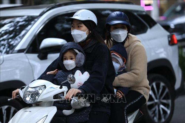 Trời rét đậm, người già, trẻ em làm gì để tránh cảm lạnh, viêm phổi?