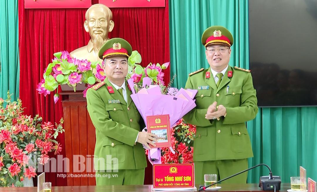 Thưởng nóng cho Công an huyện Kim Sơn